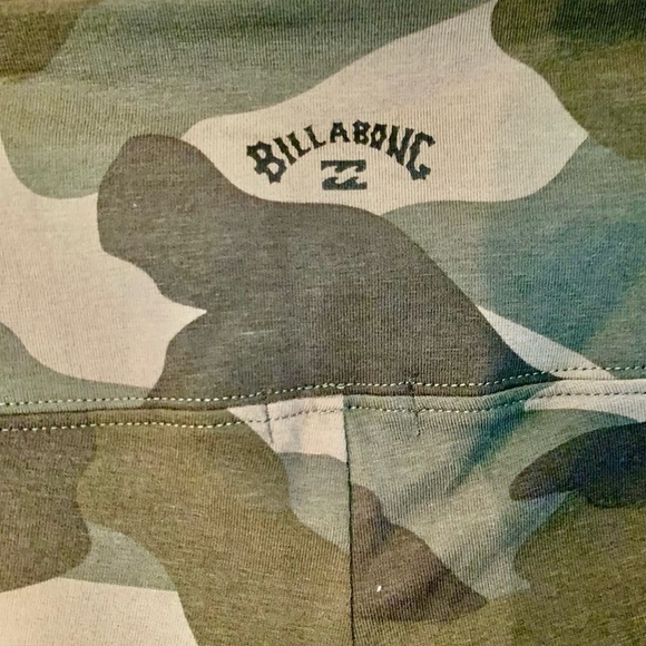 NWT Billabong Athletic Shorts Medium Olive Green Camo Biker Babe Cotton Stretch - Picture 7 of 14